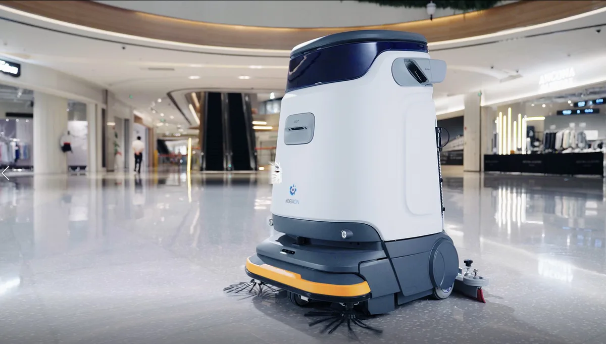 KEENON KLEENBOT C55 kaubanduskeskuses